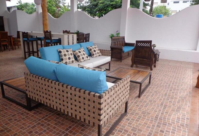 پانسیون Zurisadai