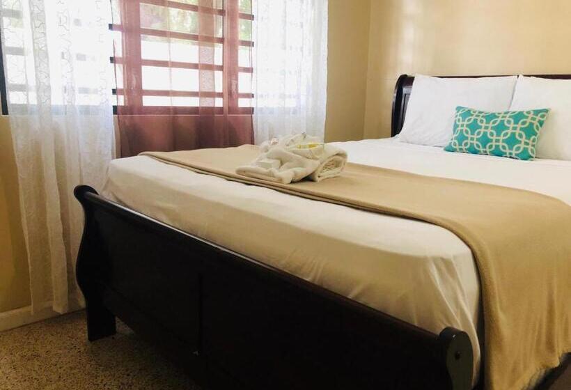 هاستل Arecibo Inn