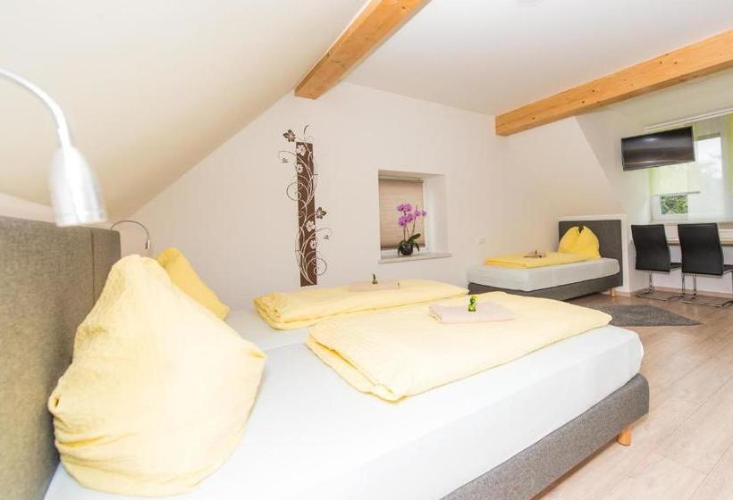 ベッドアンドブレックファースト Ferienwohnungen Und Zimmer Yassi