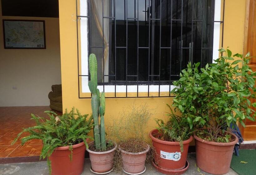 پانسیون Hostal Casa Cascada