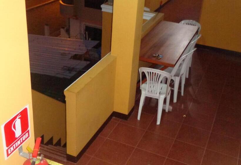 پانسیون Hostal Casa Cascada