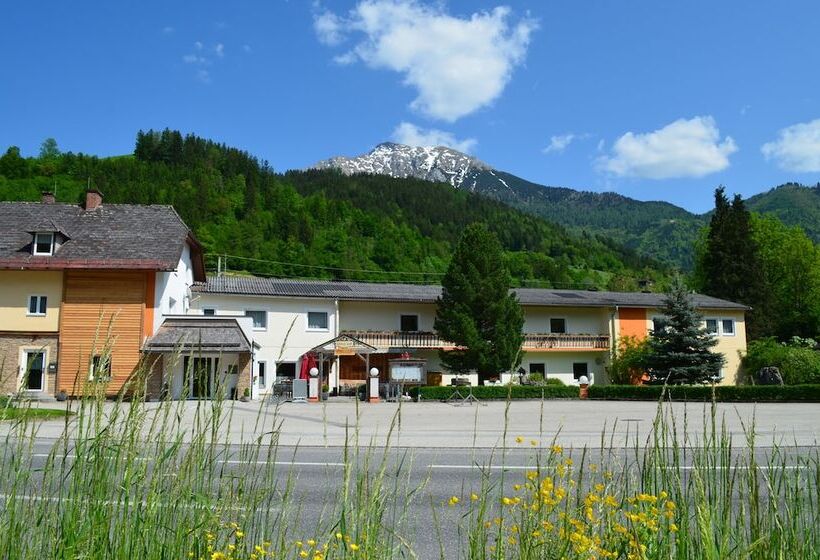 فندق صغير Pension Familie Gruber
