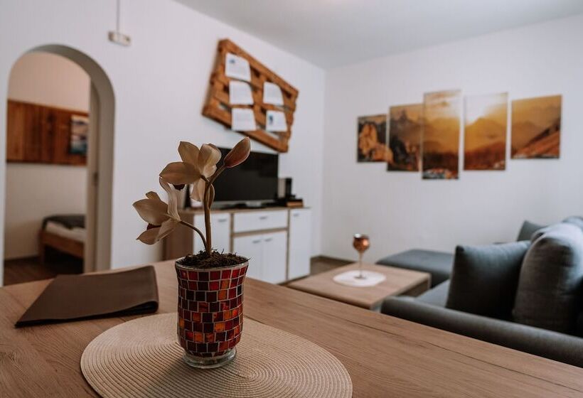 فندق صغير Pension Familie Gruber