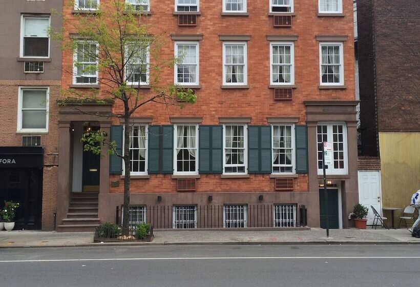 هاستل Incentra Village