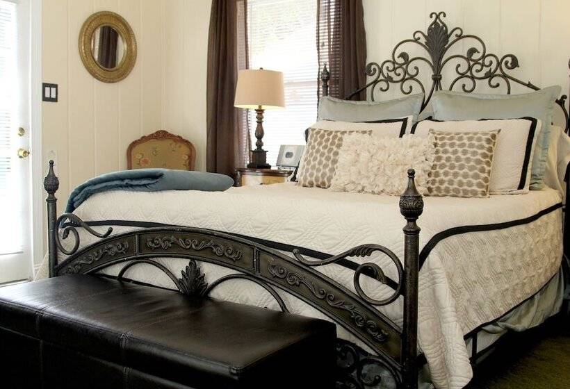 فندق صغير Monarch Cove Inn