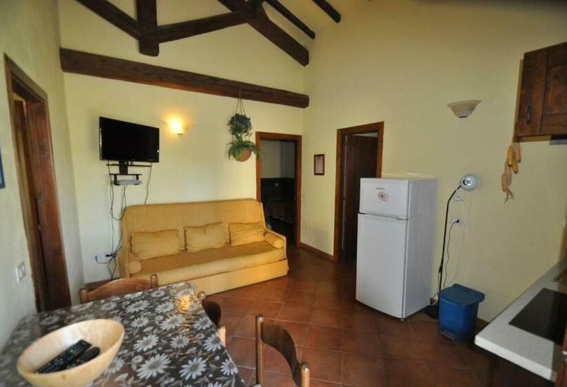 Отель Agriturismo Il Cerrosughero