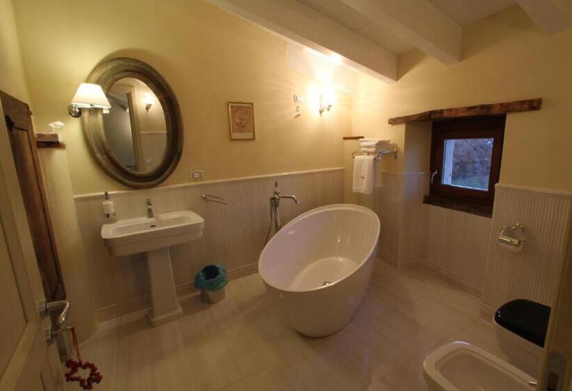 פנסיון Scardalano Resort