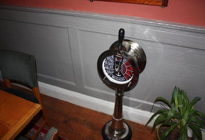 ユースホステル The Ship Inn Fowey