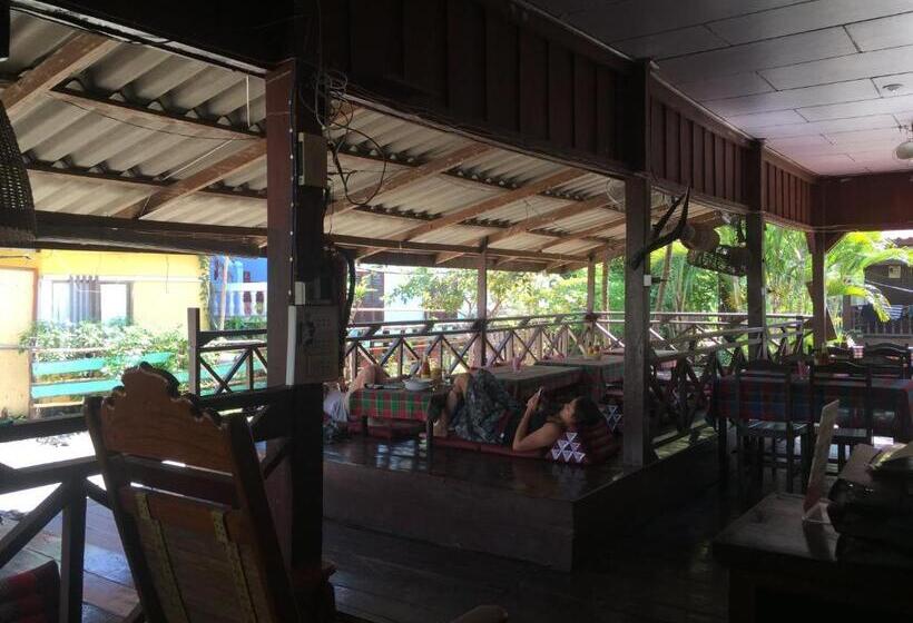 ペンション Dalom Guesthouse