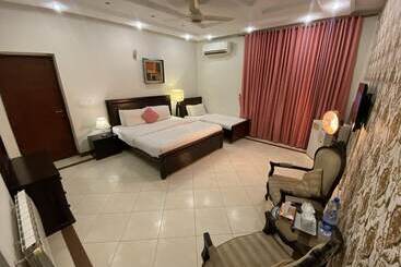 پانسیون Harvey S Guest House
