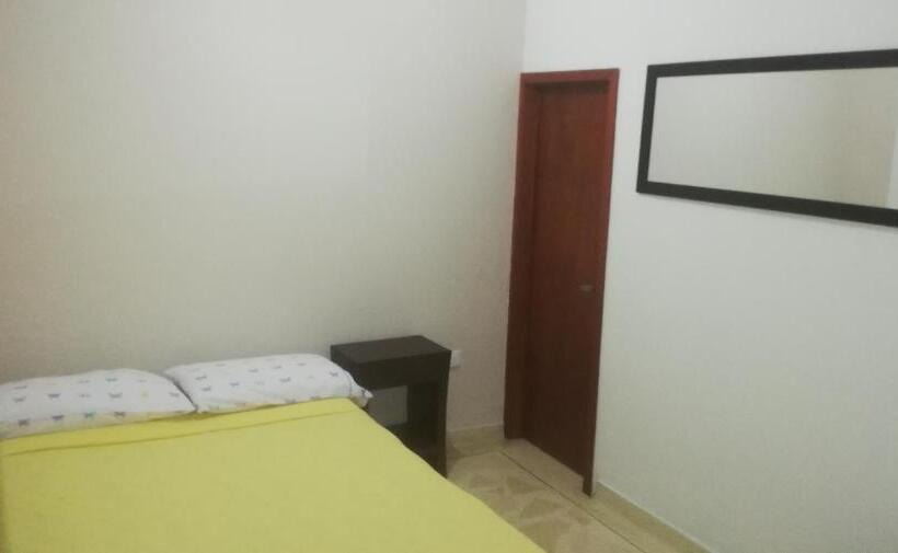 بنسيون Hostal El Recreo