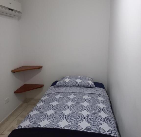 بنسيون Hostal El Recreo
