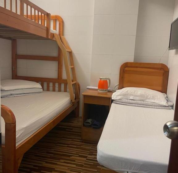 پانسیون Johnson Hostel