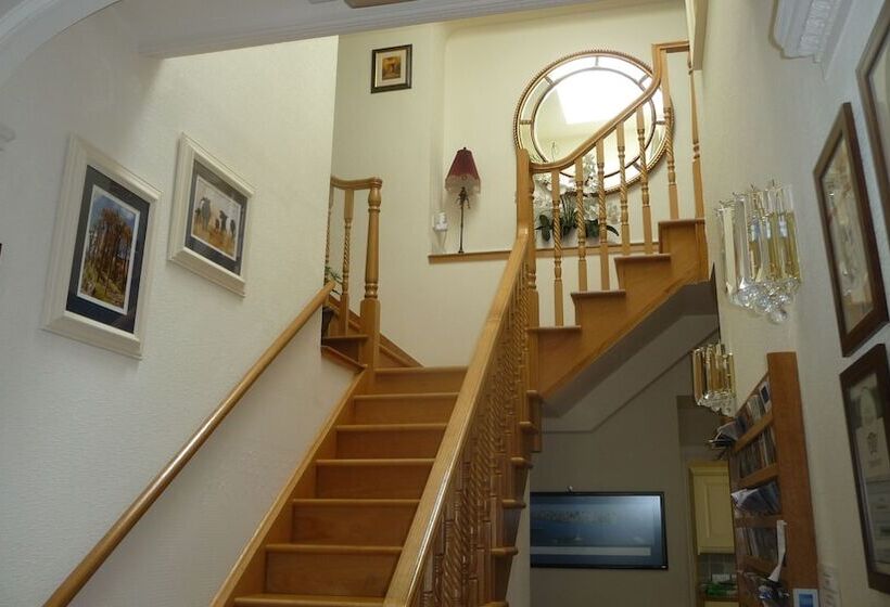 پانسیون Fludha Guest House