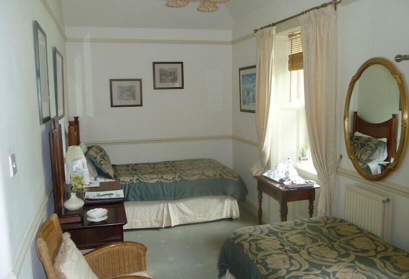 پانسیون Fludha Guest House