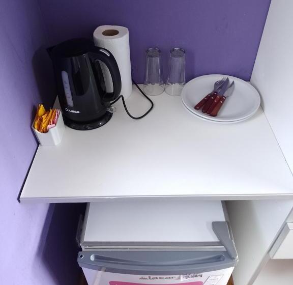 هاستل El Montenegrino