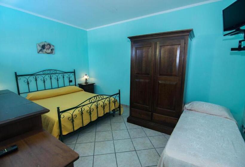 ホテル Il Falco Del Cilento