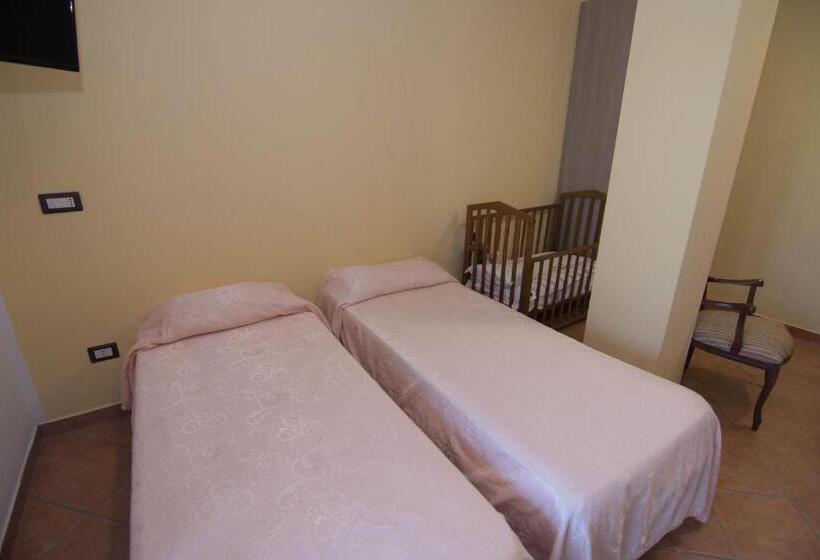 ホテル Il Falco Del Cilento