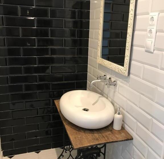 پانسیون Balance Green Door 7