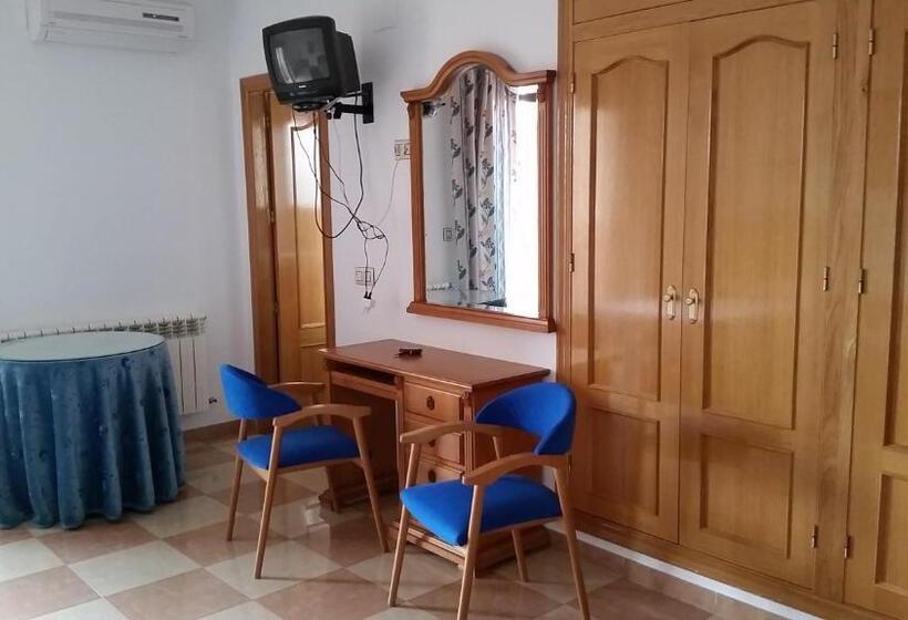 بنسيون Hostal Los Rosales