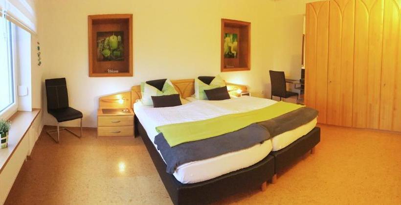 호스텔 Appartement Pension Schüßler