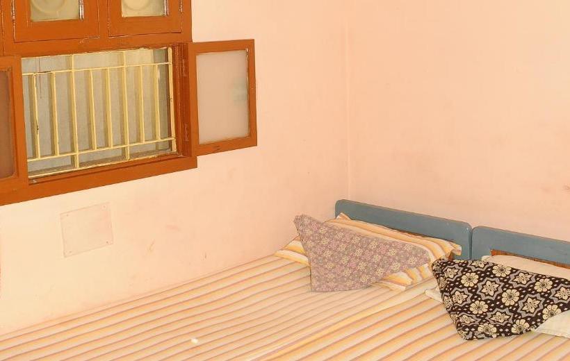 بنسيون Arunachala Ramana Home