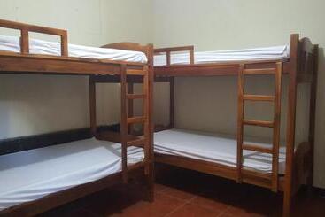 پانسیون Hostal El Jardin