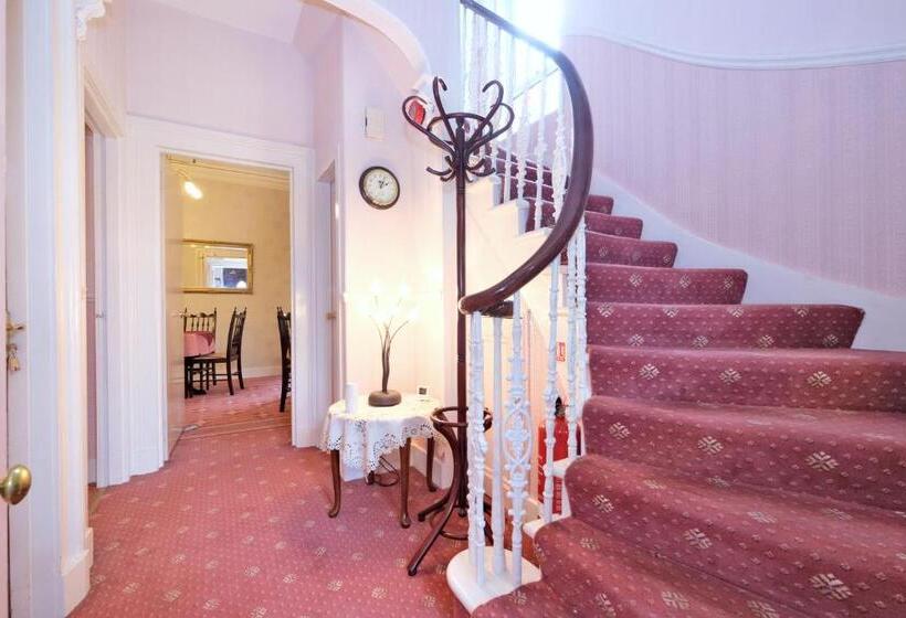 بنسيون The Jays Guest House