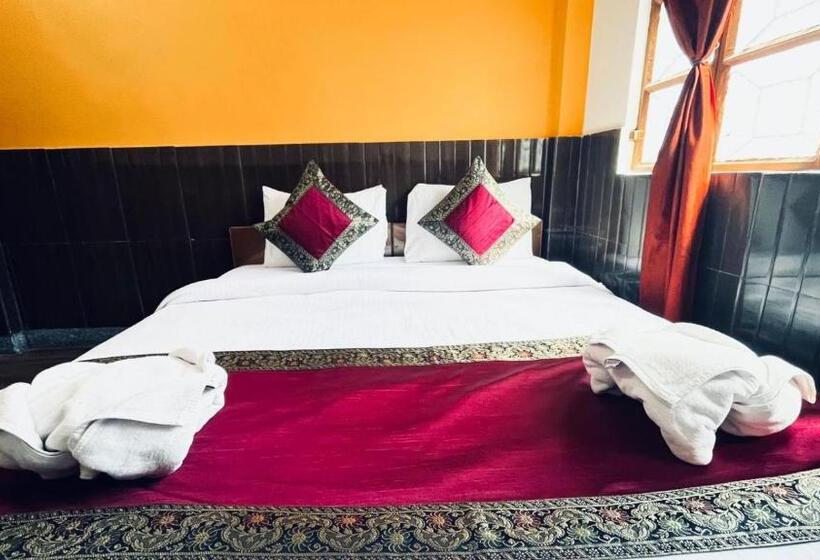 پانسیون Family Guest House