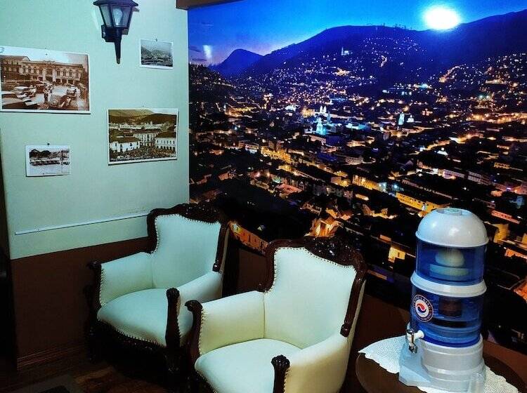 پانسیون Hostal Latitud Ecuem