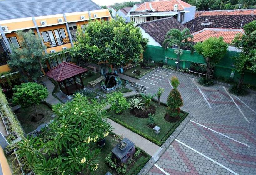 بنسيون Guest House Rumah Wahidin Syariah