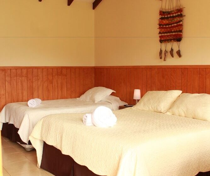 فندق صغير Hosteria Y Camping Del Bosque Pucón