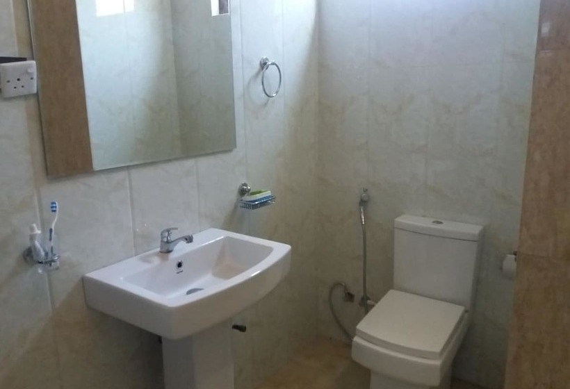 پانسیون Amawin Resort
