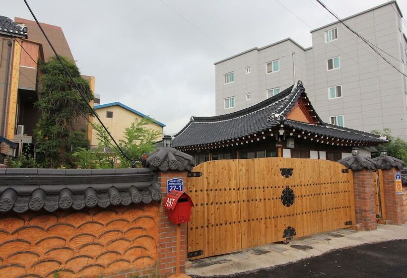 پانسیون Dasomchae Hanok Stay