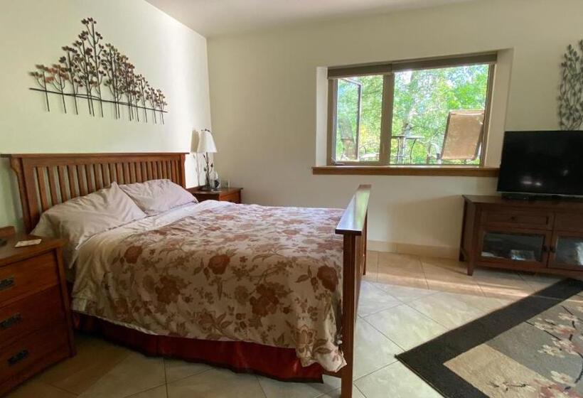 פנסיון Eagle Peak Guesthouse