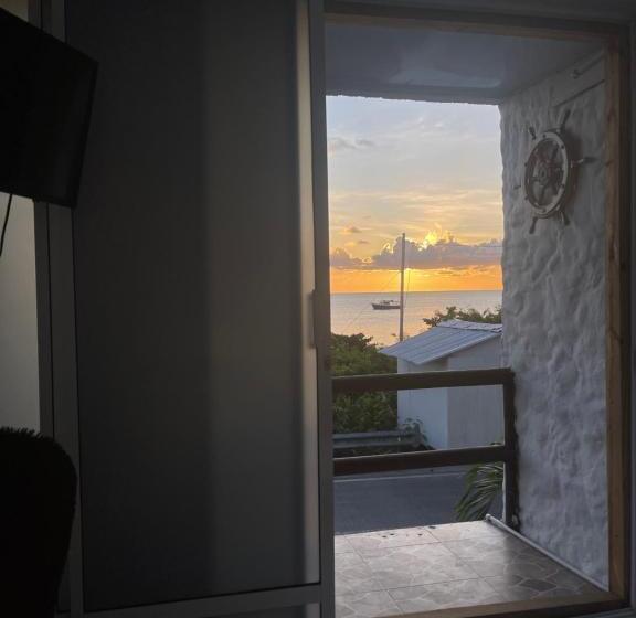 پانسیون Sunrise View Posada
