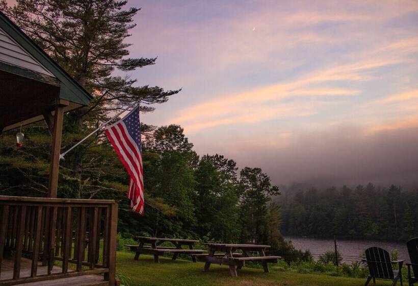 فندق صغير Inn By The River