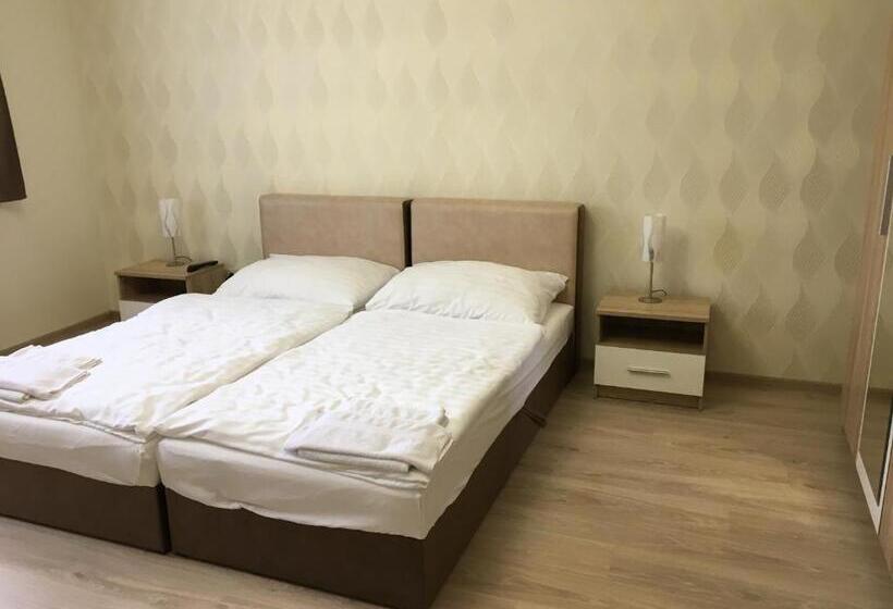 تختخواب و صبحانه Kristály Apartmanok