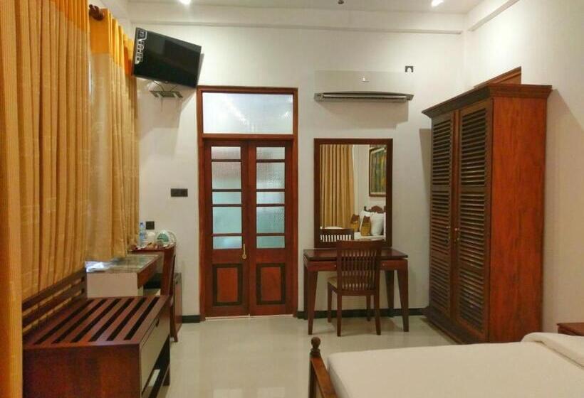 پانسیون Selavi Resort Bentota