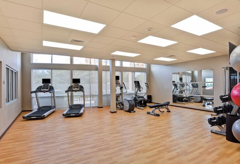 فندق Courtyard By Marriott Long Island Islip/courthouse Complex