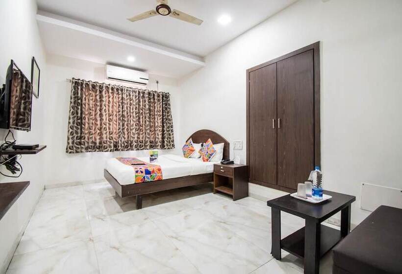 Fabhotel Sahara Inn