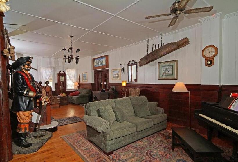 ホテル Blackbeard's Lodge