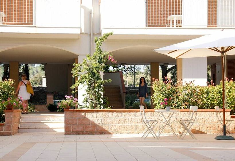 هتل I Cinque Pini