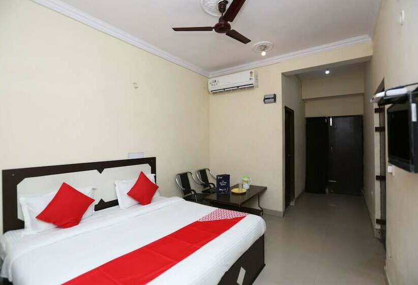 Отель Oyo 15658 Maheshwaram Guesthouse