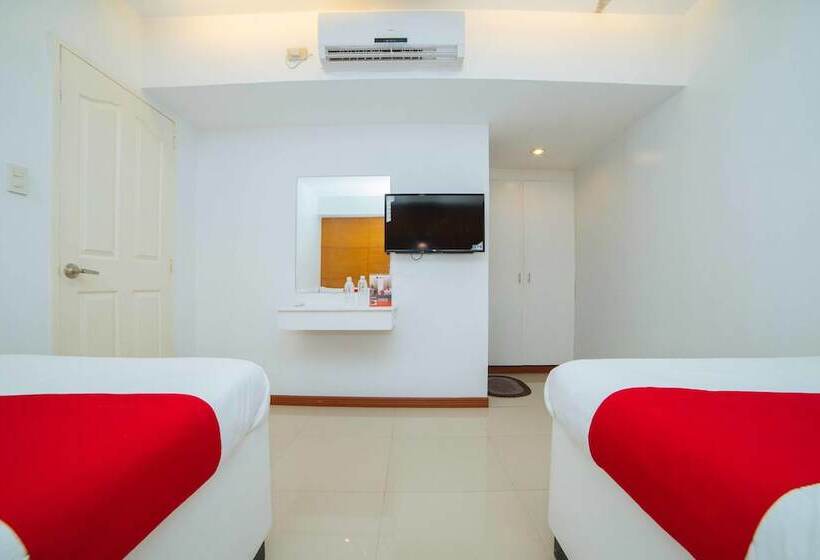 هتل Reddoorz Near Bambang Station