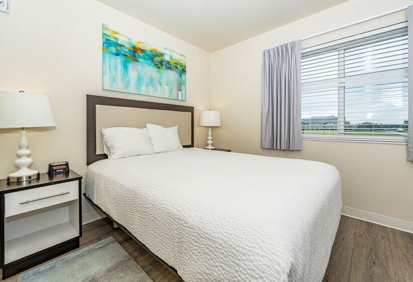 Soka Suites Dallas Las Colinas