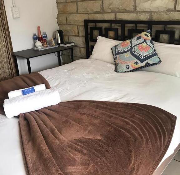 پانسیون Queenspark Lodge