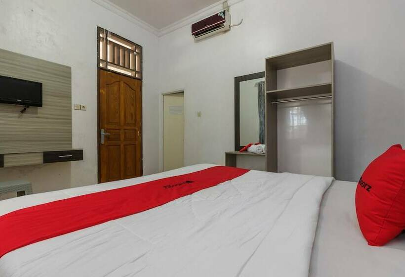 هتل Reddoorz Near Pantai Panjang Bengkulu