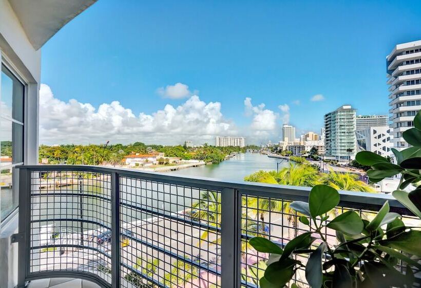 هتل Trouvail Miami Beach