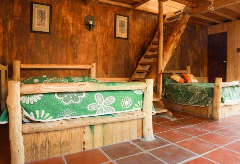 بنسيون Cabañas La Roca